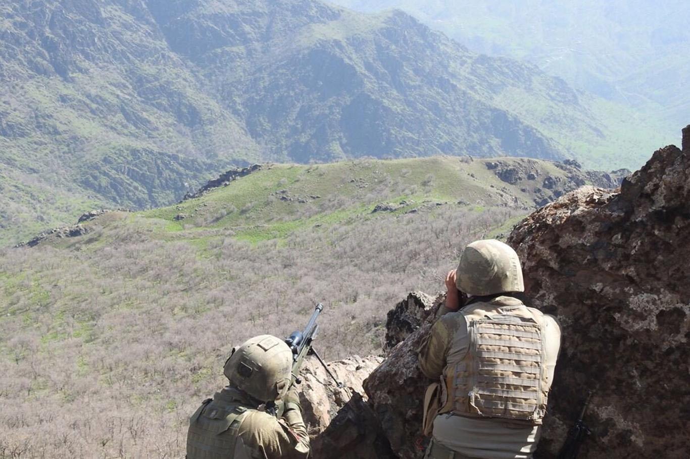 Ağrı'da çatışma: 2 asker hayatını kaybetti, 3 asker yaralandı Ağrı'da çatışma: 2 asker hayatını kaybetti, 3 asker yaralandı